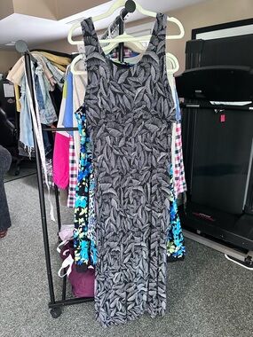 Merona Black & White Leaf-Print Maxi Dress